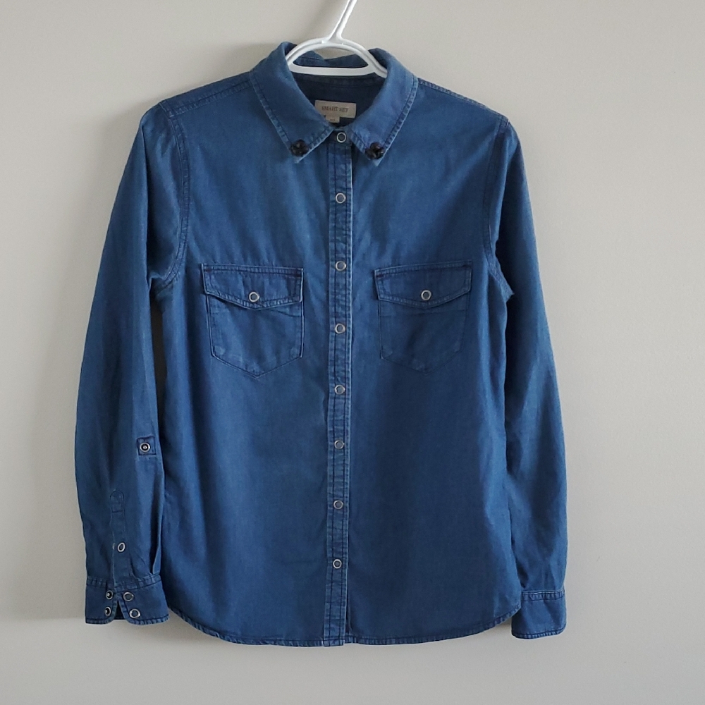 Smart Set Women's Casual Denim Blue Button Down Shirt With Collar Detailing S